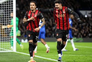 切尔西2-2伯恩茅斯！6.2亿豪阵难破困局，欧冠梦渐行渐远