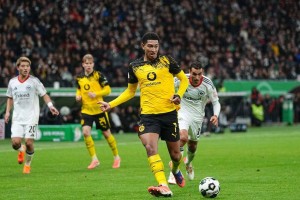 奥格斯堡 VS 多特蒙德:德甲比赛前瞻 奥格斯堡 VS 多特蒙德:德甲比赛前瞻