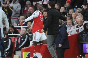 英超-埃泽攻破老东家大门 阿森纳1-0小胜水晶宫4分领跑 英超-埃泽攻破老东家大门 阿森纳1-0小胜水晶宫4分领跑