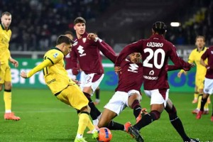 意甲第15轮综述：AC米兰意外发现新攻坚点，那不勒斯晚场出战目标更明确