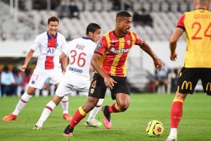 法甲焦点战：洛里昂主场迎里昂，保级队阻击欧战资格竞争者