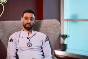 曼联初步诊断B费伤缺5周，无缘战曼城阿森纳！阿莫林开会研究对策