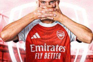 提升锋线实力，阿森纳重燃争冠希望，曼联错失两大前锋