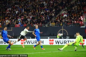 恩达夫帽子戏法绝平！斯图加特与多特蒙德上演德甲史诗对决