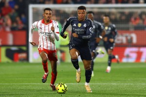 挣扎！一场1-1爆冷，皇马丢掉榜首，西甲积分榜出炉，前四差3分！