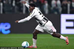 戴维的挣扎与辉煌：从法甲之星到尤文的困境