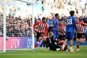 桑德兰2-1切尔西 塔勒比补时绝杀 桑德兰2-1切尔西 塔勒比补时绝杀
