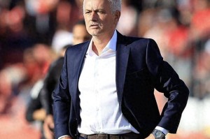 帕夫利季斯7点球救不了本菲卡！穆帅战术板被批：20年前的战术打不动现代足球