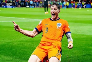 大连英博提前签下德甲新星,杨铭锐将首发亮相取代毛伟杰 大连英博提前签下德甲新星,杨铭锐将首发亮相取代毛伟杰