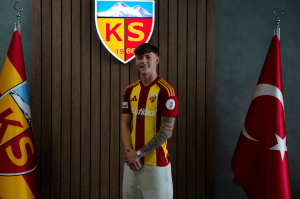 曼联官宣冬窗离队第一人！新帝星已确定留下，两人将争取压哨转会