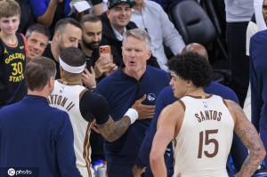 库里27+6&犯满科尔遭驱逐 伦纳德24分快船险胜勇士