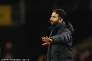 曼联内部矛盾加剧：阿莫林与高层意见不合，343战术与引援成焦点