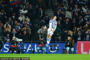 巴萨3-0完胜重返榜首！西甲争冠进入白热化，与皇马仅差1分