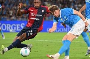 欧冠对决：那不勒斯主场抢分冲前 8，卡拉巴赫残阵死守保资格