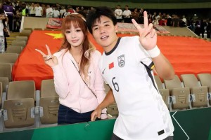 徐彬加盟英超狼队引日本球迷热议：勇气值得点赞，中国足球会提高