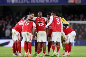 VAR评审引爆英超赛场：凯塞多红牌风波与马特塔点球重罚