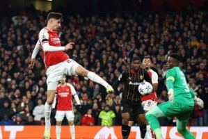 论资励该阿森纳了，大巴黎近几个赛季欧冠表现上升明显，给他们一个欧冠决赛机会是最佳选择