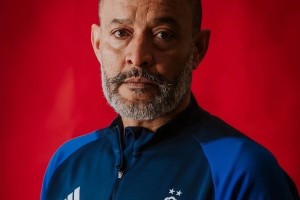光速换帅!西汉姆联宣布波特下课仅10分钟,英媒曝努诺接任铁锤帮 光速换帅!西汉姆联宣布波特下课仅10分钟,英媒曝努诺接任铁锤帮