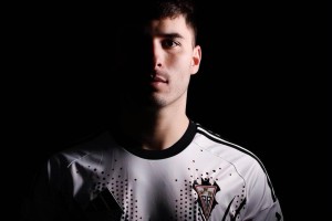 昔日西甲铁卫在新东家惨遭无视，泰山队及时止损，做了最明智决定