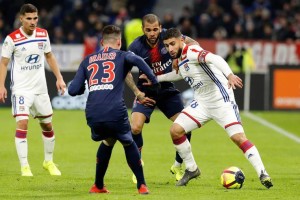 法甲两极对决：南特主场保级生死战 朗斯冲冠路上的"铁桶阵"考验