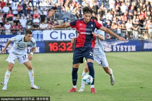 0-1!国际米兰再度领跑意甲 罗马后防一次失误定胜负 索默神勇救主 0-1!国际米兰再度领跑意甲 罗马后防一次失误定胜负 索默神勇救主