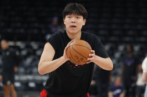 杨瀚森2分0板2犯霍乐迪27+8 开拓者险胜爵士 杨瀚森2分0板2犯霍乐迪27+8 开拓者险胜爵士