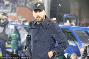 那不勒斯主场零封科莫：2025年意甲主场首次遭遇进球荒的背后故事与战术分析