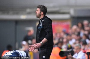 罗伊·基恩怒批曼联“马戏团”：卡里克与教练组资历遭质疑，德比前夜悬念难平