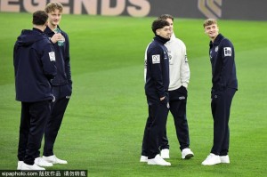 德甲最佳阵容揭晓：拜仁六人入选，施洛特贝克等新星崭露头角